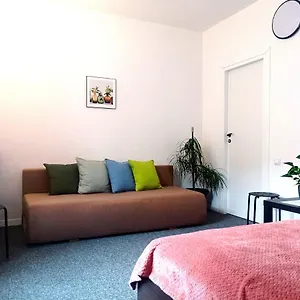 Prywatny W Sercu Warszawy 6 Гостевой дом